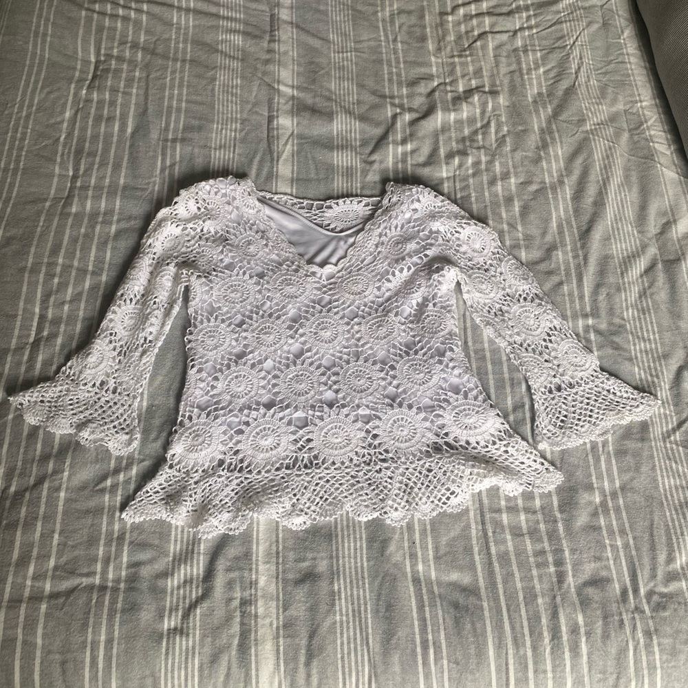Vintage Long sleeve crochet top with undershirt